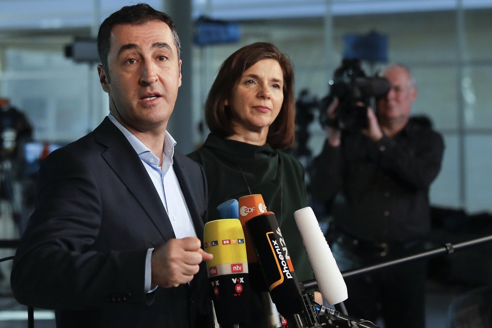 Cem Özdemir a Katrin Goering-Eckardtová, čelní představitelé Zelených, po vyjednávání o německé koalici