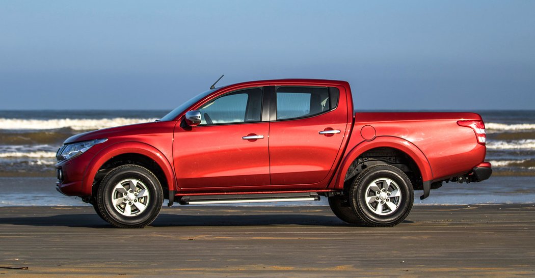 L200: 2.4 DI-D/113 kW, 2.4 DI-D/133 kW, od 677 350 Kč