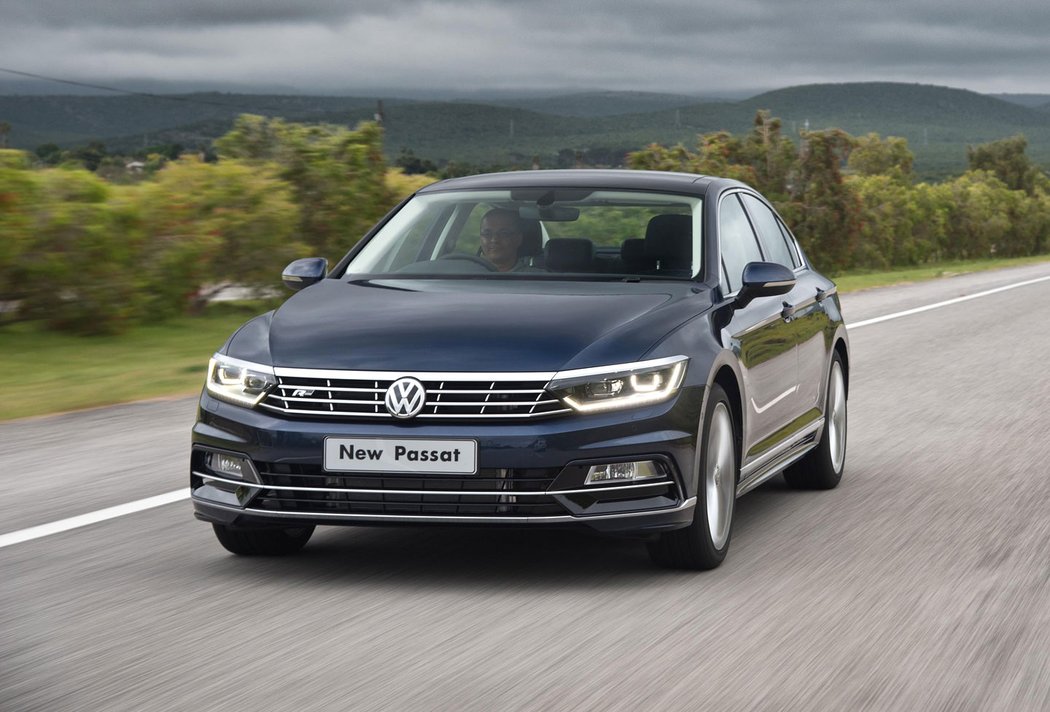 Passat: 2.0 TSI/206 kW, 2.0 TDI/110 kW, 2.0 TDI/140 kW, 2.0 BiTDI/176 kW, od 648 511 Kč