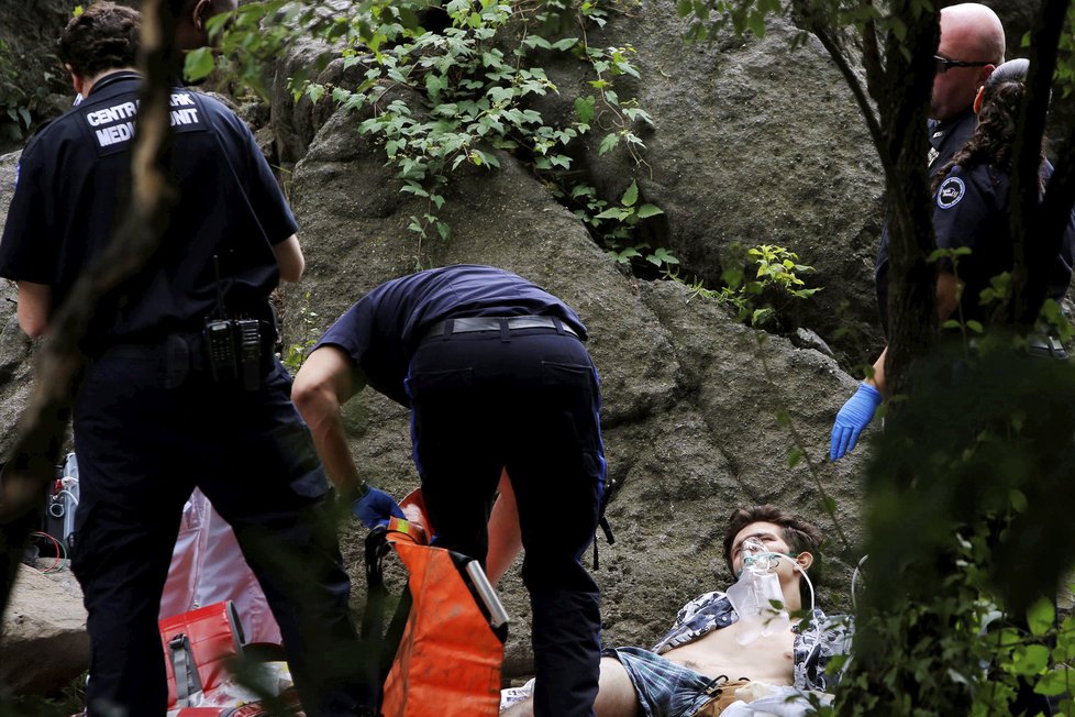 Výbuch podomácku vyrobené výbušniny v newyorském Central Parku vážně zranil mladíka