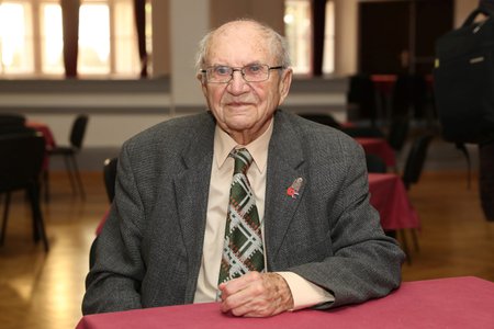 Jaromír Lisý (98) je nejstarším studentem v Centru celoživotního vzdělávání. Začátkem února oslaví 99 narozeniny (28.1.2020)