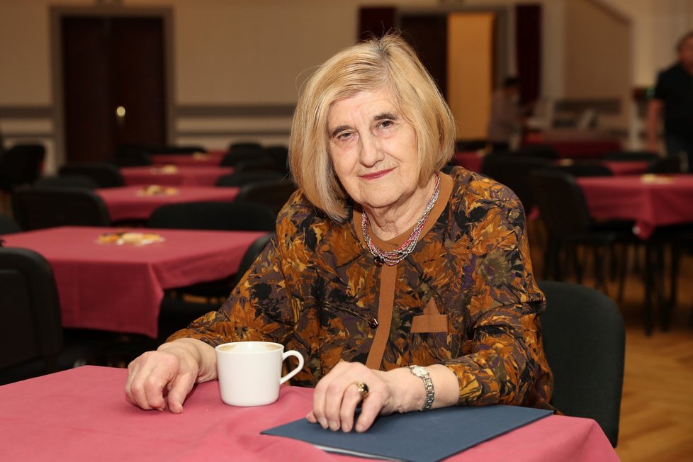 Soňa Rybičková (95) je jednou z nejstarších studentek Centra celoživotního vzdělávání (28.1.2020)