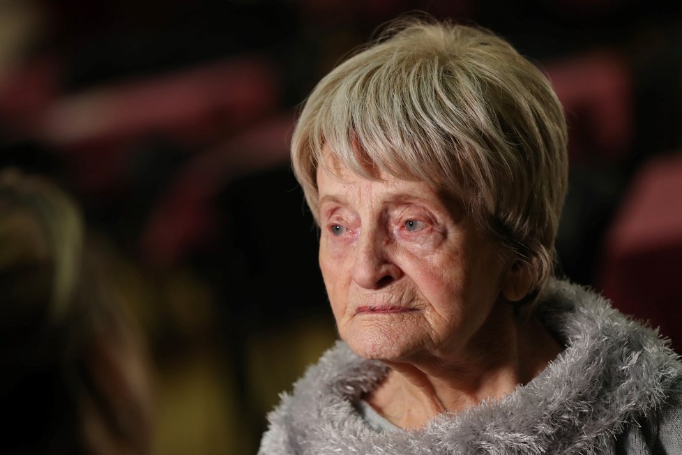 Helena Pechlátová (97) je jednou z nejstarších studentek Centra celoživotního vzdělávání (28.1.2020)