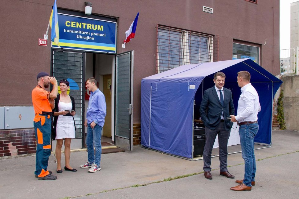 V Radotíně se otevřelo Centrum humanitární pomoci Ukrajině