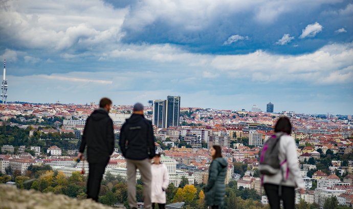 Nájmy klesají. Dvoupokojový byt v Praze si lze pronajmout za patnáct tisíc