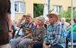 Módní přehlídka seniorů v domově RoSa v pražských Kobylisích. Nesla se v duchu přírodních motivů inspirovaných džunglí. (27. červenec 2023)