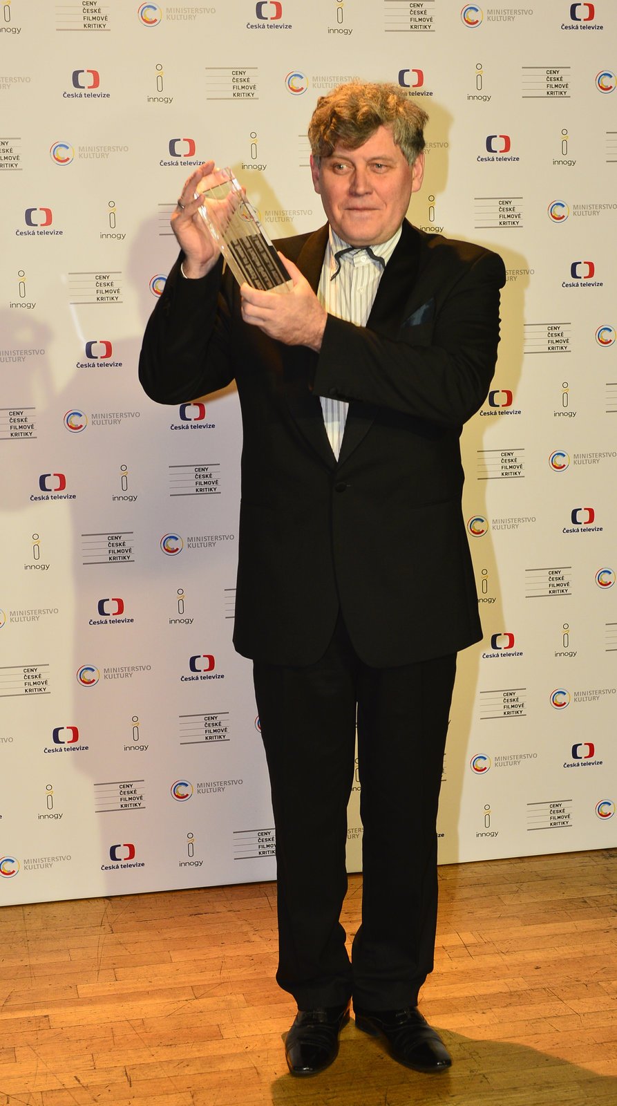 Miroslav Hanuš získal za roli ve filmu Nikdy nejsme sami cenu Nejlepší herec roku.