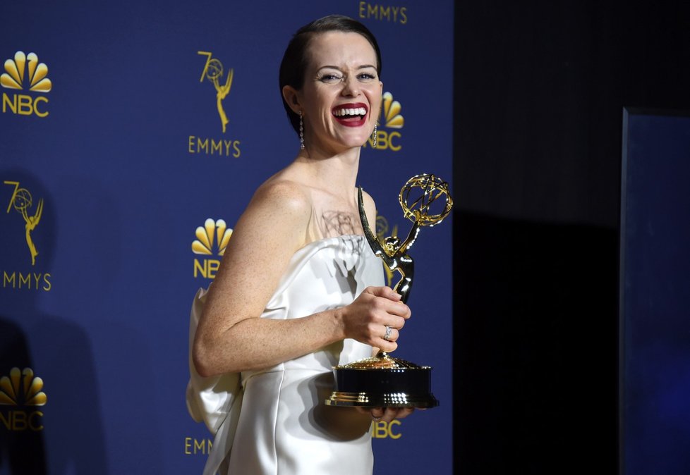 Ceny Emmy 2018: Claire Foy získala cenu za svou roli britské královny Alžběty II. v sérii The Crown.