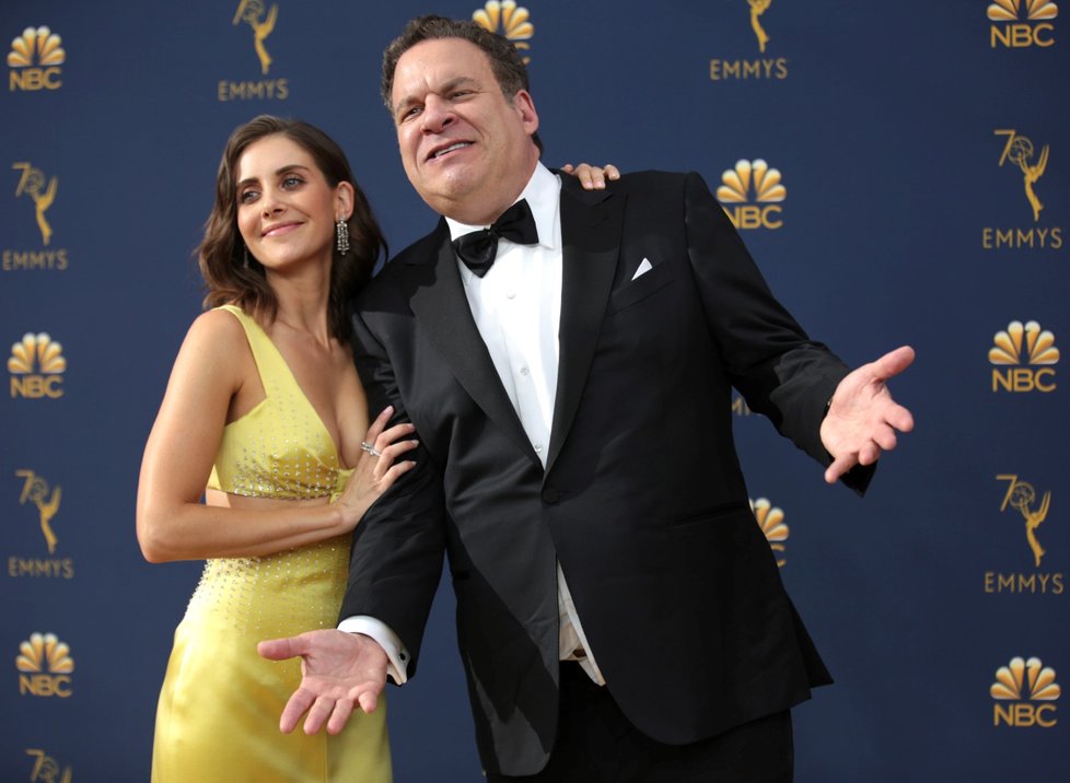 Ceny Emmy 2018: Alison Brie a Jeff Garlin