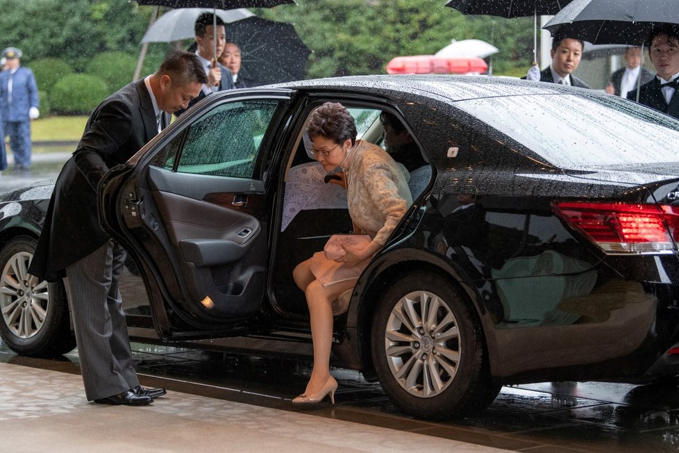 Ceremoniál k uvedení císaře Naruhita na trůn: výkonná pracovnice z Hong Kongu Carrie Lam (22.10.2019)