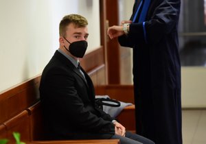 Benediktu Čermákovi (22) ze Znojma změnil Vrchní soud v Olomouci šestiletý trest za podporu terorismu na podmínku.