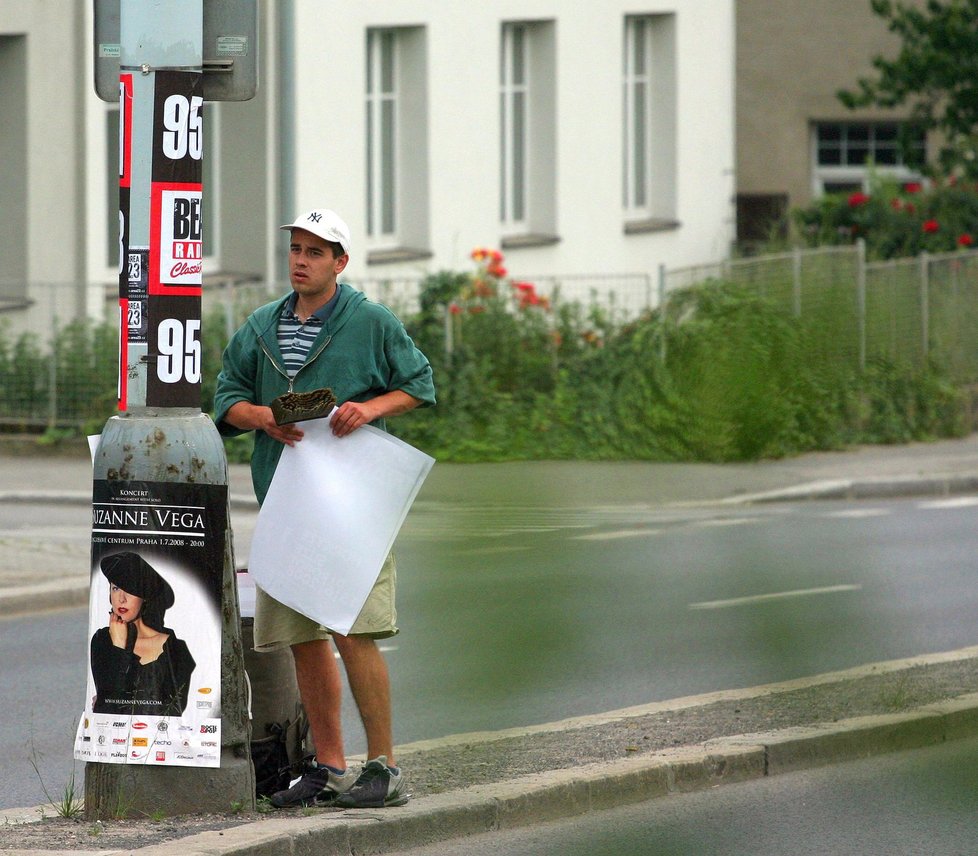 Umísťování černé reklamy je v Praze dlouhodobým problémem.