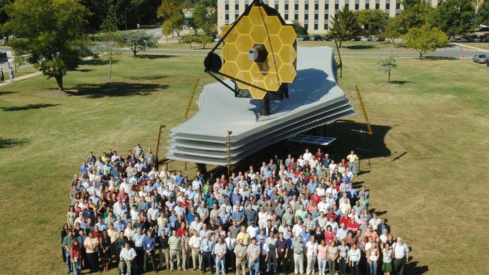 Model teleskopu Jamese Webba v životní velikosti.