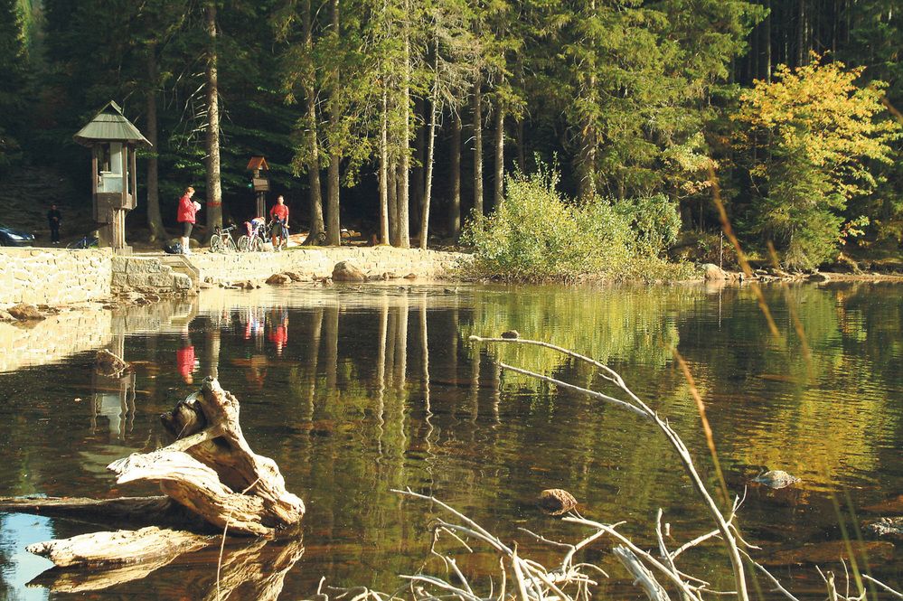 Černé jezero je zahaleno řadou tajemství