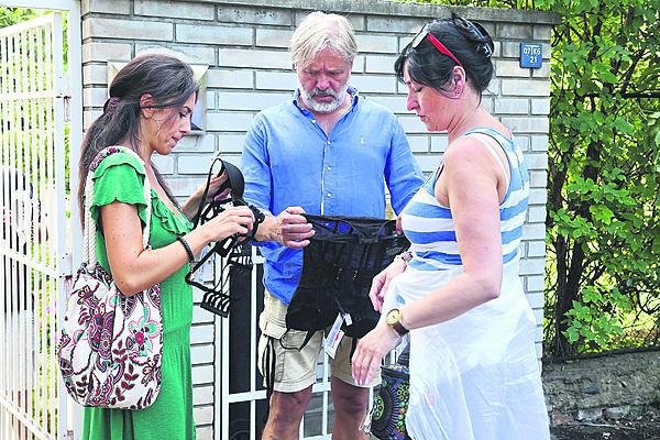 Radek Bajgar vybírá Lucii spodní prádlo, aby byla co nejvíc sexy. Jistě se vyzná, ale Lucia bude kočka i v bombarďákách…