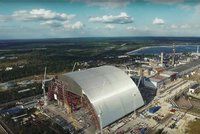 Unikátní záběry Černobylu: Dron natočil sarkofág chránící svět před radiací