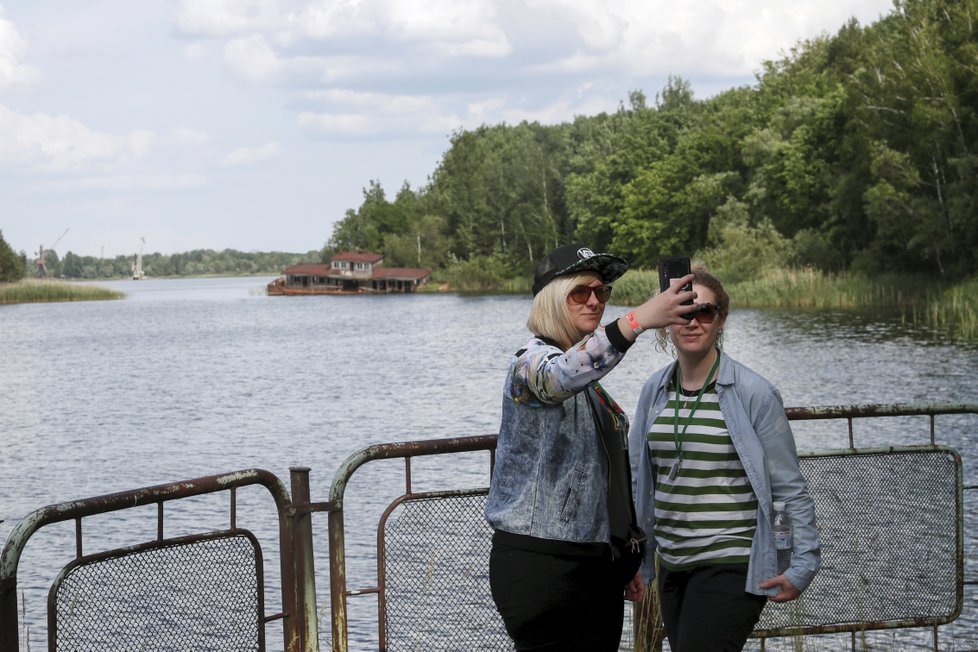 Ačkoli je ukrajinský Černobyl jedním z nejradiokativnějších míst na Zemi, míří tam tisíce turistů.