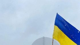 Ukrajinská vlajka opět zavlála v Černobylu (3.4.2022)