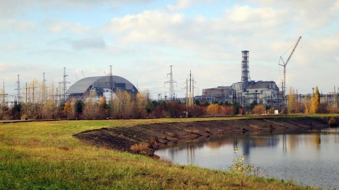 Černobylská jaderná elektrárna a její sarkofág