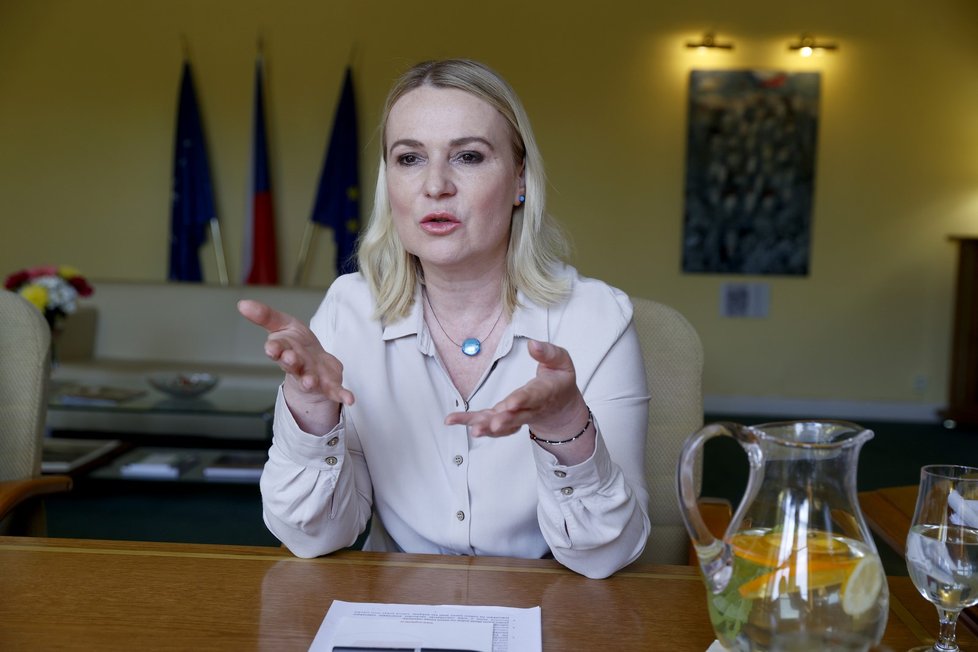 Ministryně obrany Jana Černochová (ODS) v rozhovoru pro Blesk (20.5.2022)