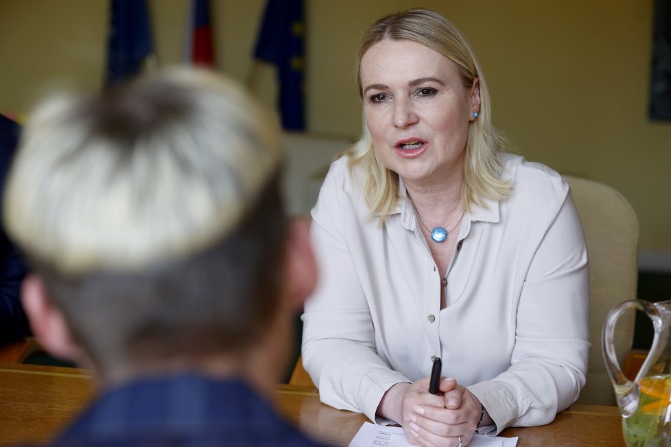 Ministryně obrany Jana Černochová (ODS) v rozhovoru pro Blesk (20.5.2022)