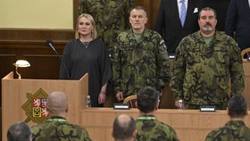 Ministryně obrany Jana Černochová a náčelník generálního štábu Karel Řehka vystoupili na Velitelském shromáždění Armády ČR.