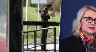 Olympionik Svoboda po skandálu na koberečku u ministryně: Pro »kartáč« přišel v uniformě Olympionik Svoboda po skandálu na koberečku u ministryně: Pro »kartáč« přišel v uniformě
