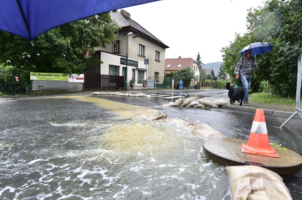 Zaplavené ulice v Černošicích