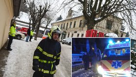 Hasiči zasahovali u požáru hotelu v Černošicích u Prahy, záchranka odvezla pět lidí do nemocnice