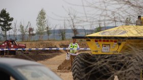 Během mistrovství ČR nákladních vozidel v extrémním terénu, tzv. Truck Trial, v Černuci zemřelo dítě.