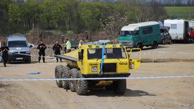 Během mistrovství ČR nákladních vozidel v extrémním terénu, tzv. Truck Trial, v Černuci zemřelo dítě.