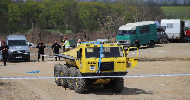 Tragická smrt dítěte na závodech v Černuci: Policie obvinila čtyři lidi!