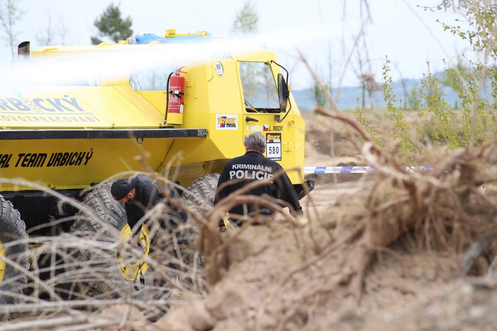 Během mistrovství ČR nákladních vozidel v extrémním terénu, tzv. Truck Trial v Černuci zemřelo dítě.