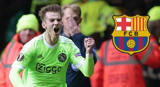 Černý v Ajaxu zaujal. Pozorně ho sleduje Barcelona, píší ve Španělsku