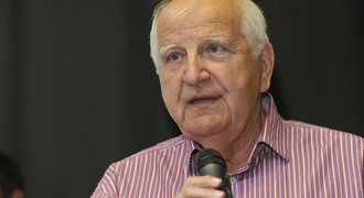 Drsný konec Černého (†77) v České televizi: Diváci si z něho dělali legraci! Drsný konec Černého (†77) v České televizi: Diváci si z něho dělali legraci!