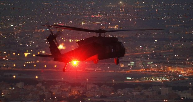 Při nočním cvičení na Floridě havaroval vojenský vrtulník Blackhawk.