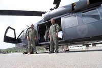 V Brně přistál Černý jestřáb, jediný v Evropě: Legendární vrtulník je hitem veletrhu