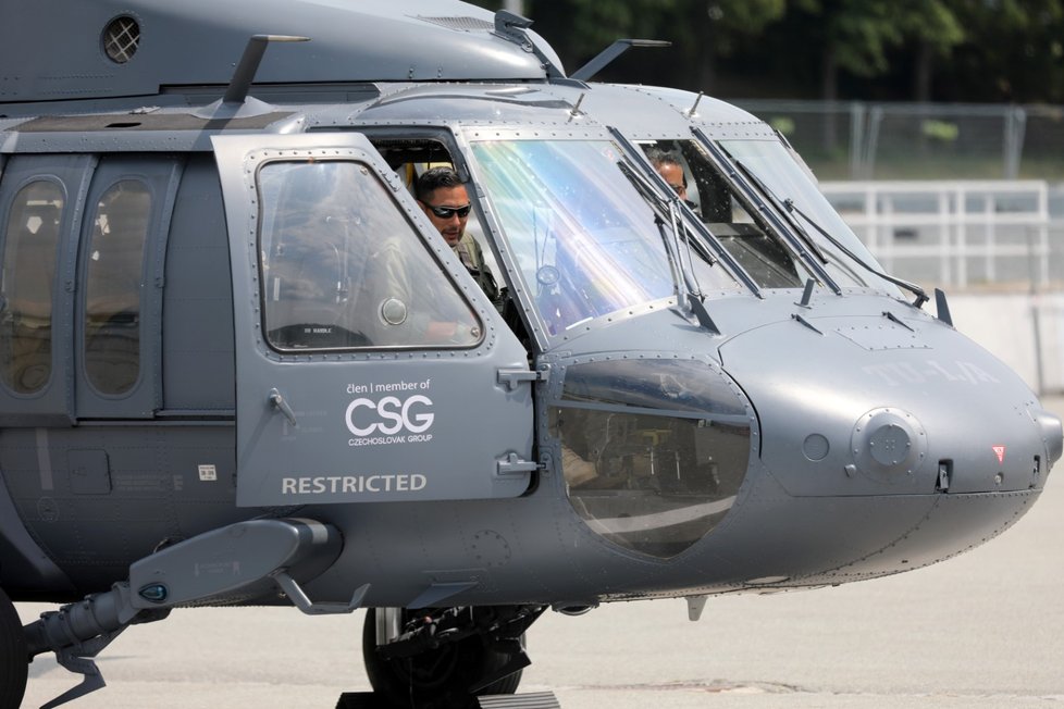 Hlavním hitem mezinárodního veletrhu zbrojní techniky Idet bude legendární americký vrtulník Black Hawk, známý z filmu Černý jestřáb sestřelen. Do Brna dorazil vůbec poprvé.