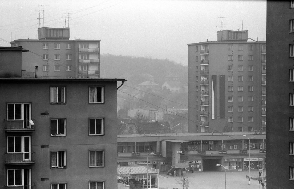 Takhle vypadalo nákupní centrum u Poděbradské ulice v roce 1978.