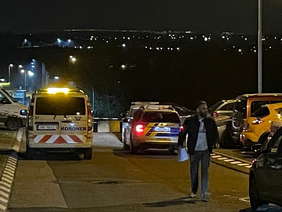 Vražda na Černém Mostě. Policisté zadrželi podezřelého. (22. listopadu 2022)