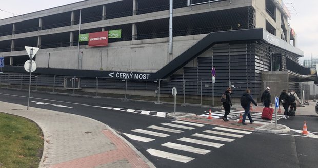 Nové parkoviště na Černém Mostě