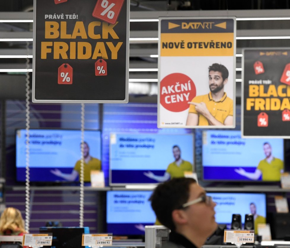 Black Friday zvýšil tržby obchodů o desítky procent.