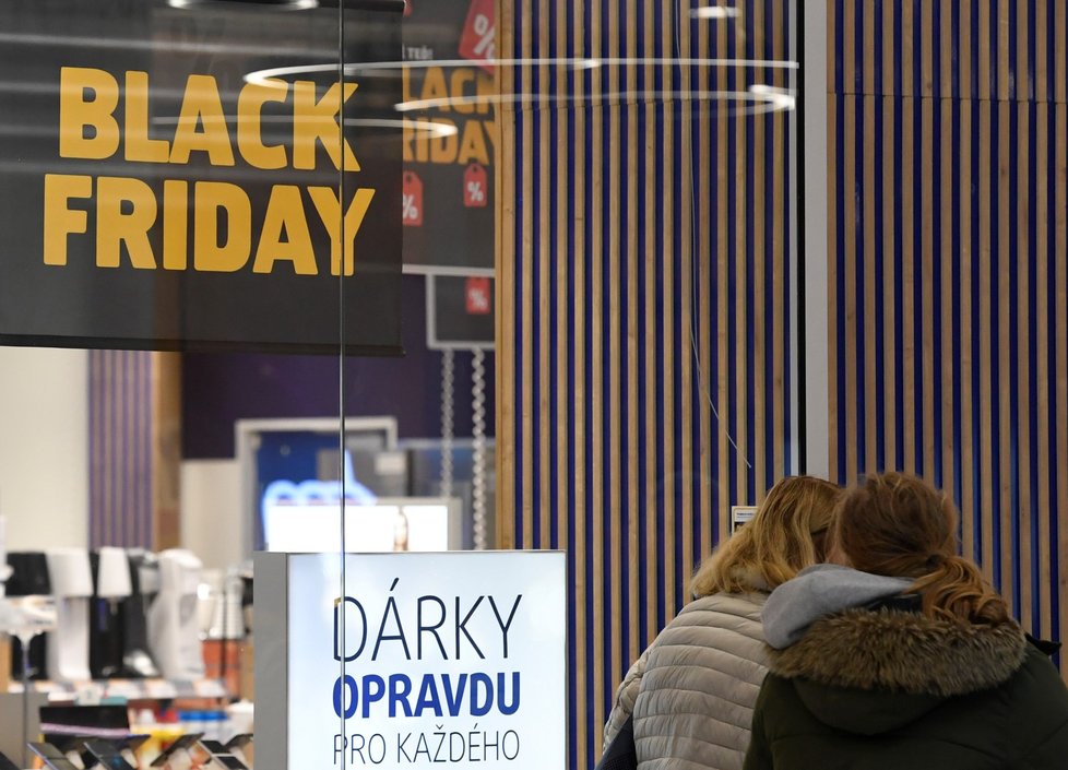 Black Friday zvýšil tržby obchodů o desítky procent.