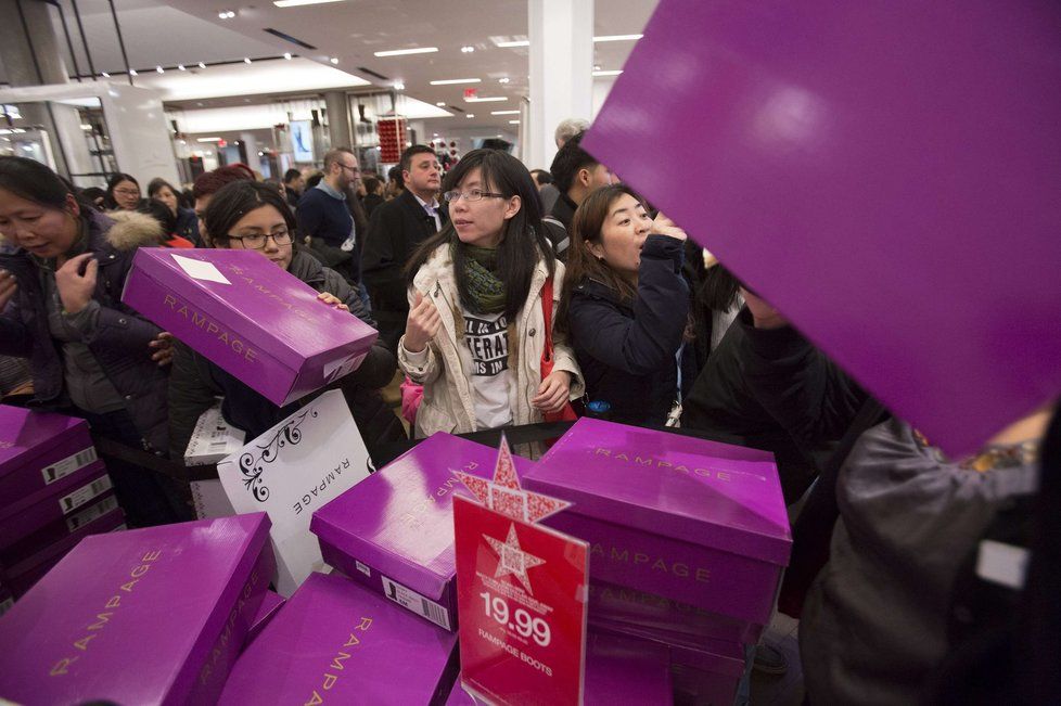 Nákupní horečka v USA: Tak vypadá Black Friday v zámoří