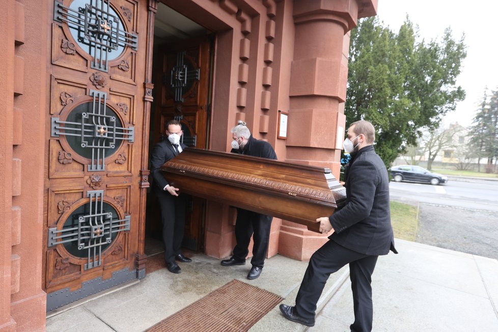 Rozloučení s Otou Černým (†77) v kladenském kostele svatého Václava