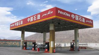 Nízké ceny ropy a plynu likvidují PetroChina. Zisk firmy se propadl o 98 procent