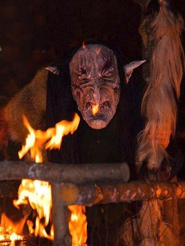 Strašidelný Krampuslauf. Čerti jsou jako živí.