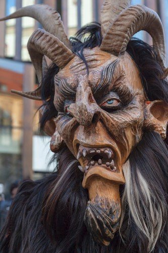 Strašidelný Krampuslauf. Čerti jsou jako živí