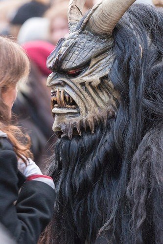 Strašidelný Krampuslauf. Čerti jsou jako živí