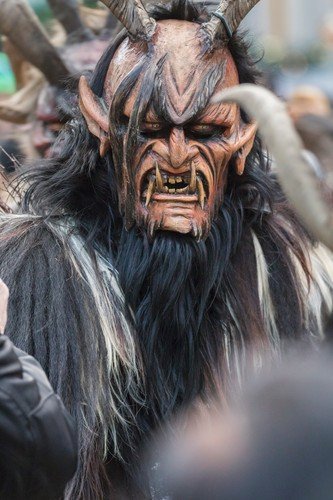 Strašidelný Krampuslauf. Čerti jsou jako živí